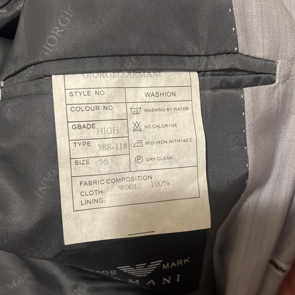 Giorgio Armani jacket size 56 ( grey ) with matching pants ( not genuine ) - Picture 5 of 6